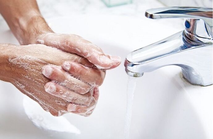 spălarea mâinilor pentru a preveni infestarea cu paraziți